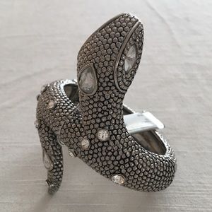 Guess Lizard design Snap close Bracelet